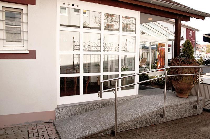 Hotel Goldener Stern Sankt Ingbert Exterior foto